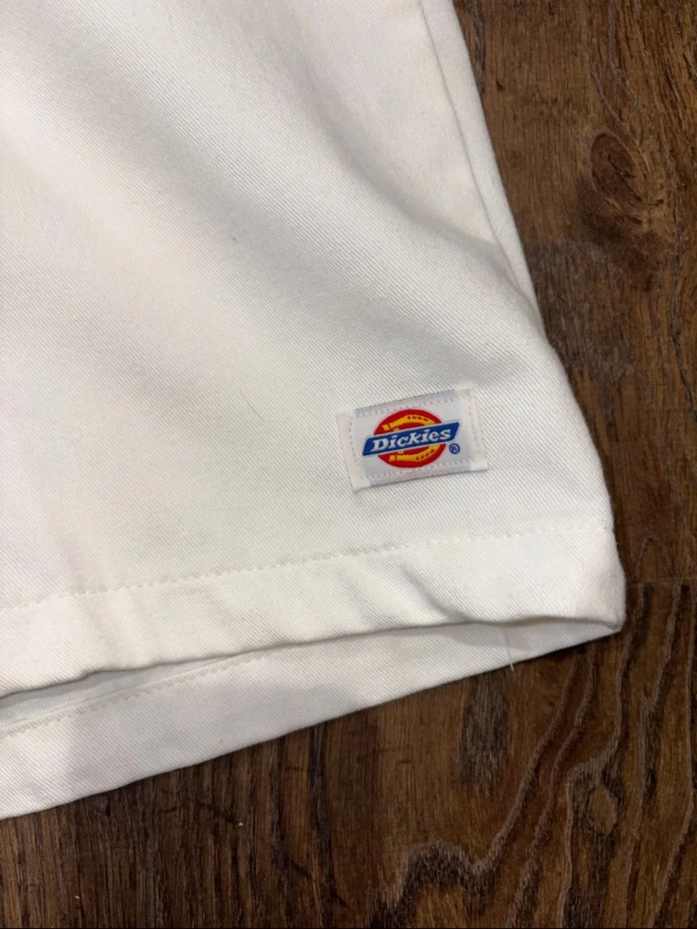 Dickies Men’s White Plain Front Shorts. Size 34